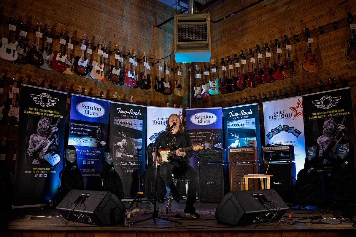 Matt Schofield rocking the Peach Saloon! Matt Schofield rocking the Peach Saloon!