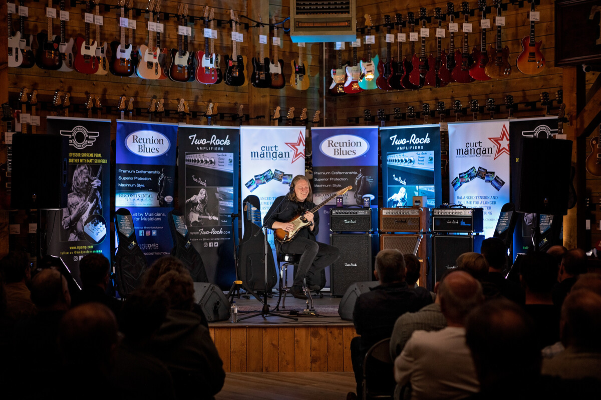Matt Schofield rocking the Peach Saloon! Matt Schofield rocking the Peach Saloon!