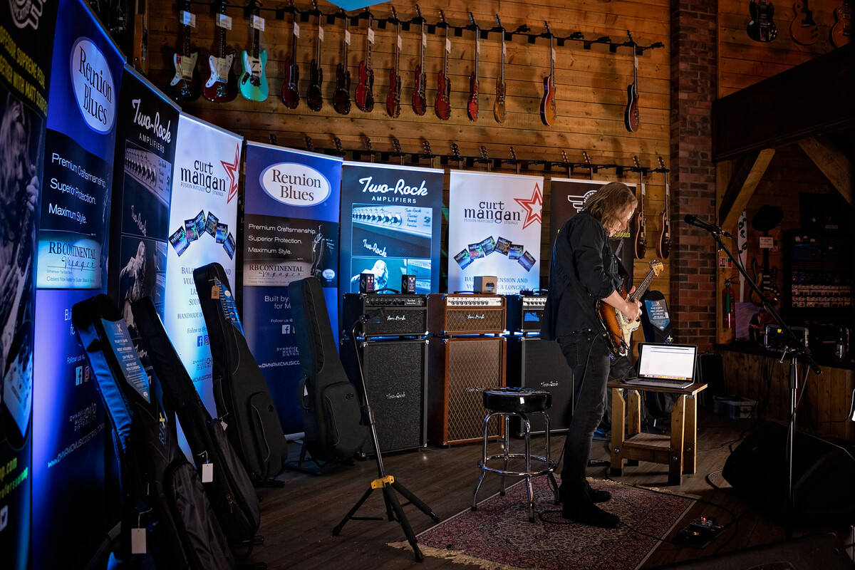 Matt Schofield rocking the Peach Saloon! Matt Schofield rocking the Peach Saloon!