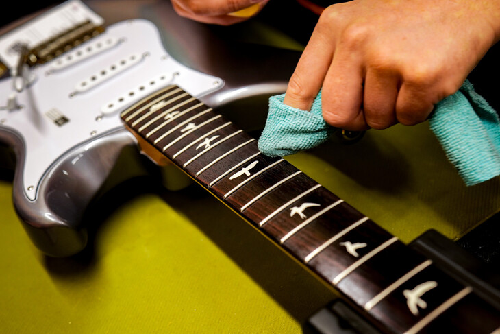How to Change Electric Guitar Strings: A Simple Step-by-Step Guide