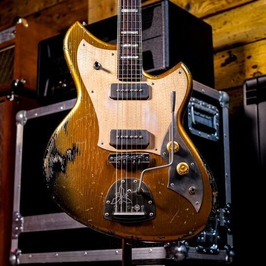 Showroom Spotlight | Novo Custom Series Serus J Aztec Gold over Bull Black