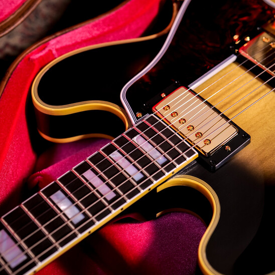 Showroom Spotlight | Gibson Custom 1959 ES 355 Bigsby in Argentine Grey VOS