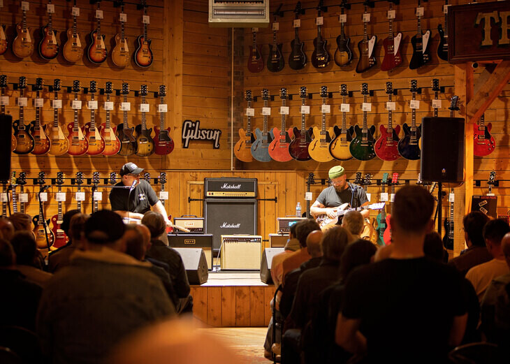 A Look Back at Joey Landreths Golden Age of Gear - Live At Peach Guitars