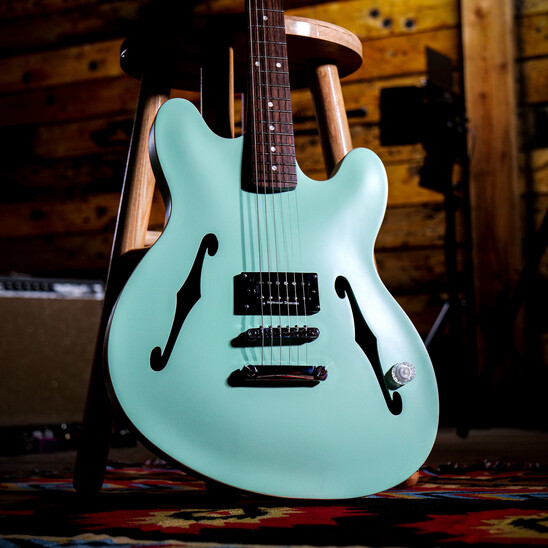 Unveiling the Fender Tom DeLonge Starcaster!