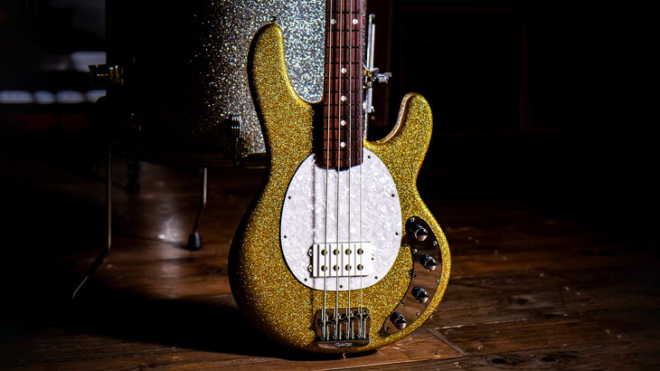 4-String vs 5-String Bass Guitars: Which Is Right for You?