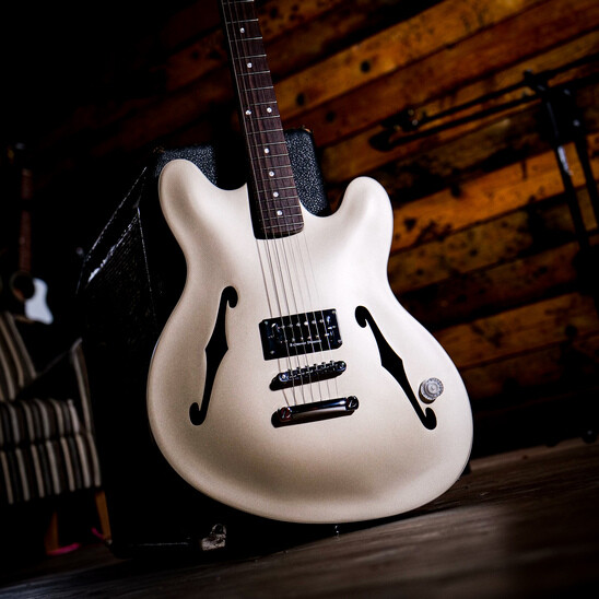 Unveiling the Fender Tom DeLonge Starcaster!