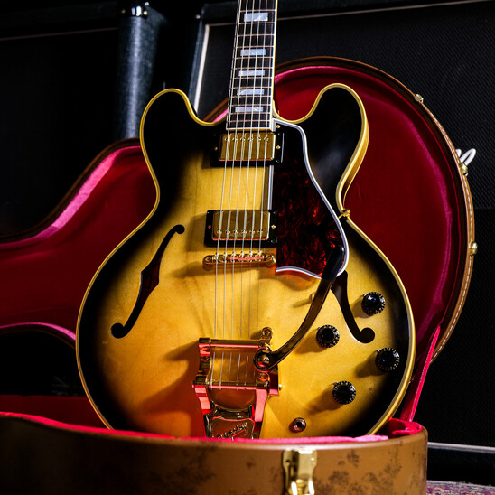 Showroom Spotlight | Gibson Custom 1959 ES 355 Bigsby in Argentine Grey VOS