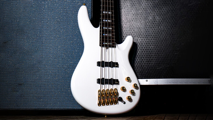 4-String vs 5-String Bass Guitars: Which Is Right for You?