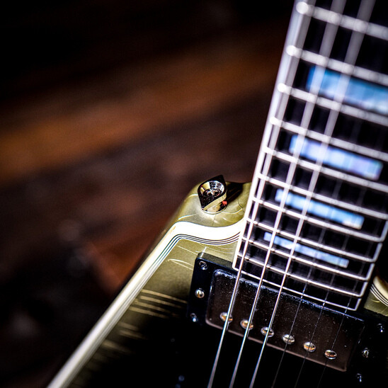 Peach Guitars | Checking out the Gibson Custom Adam Jones Flying V Collectors Edition!