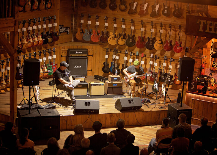 A Look Back at Joey Landreths Golden Age of Gear - Live At Peach Guitars